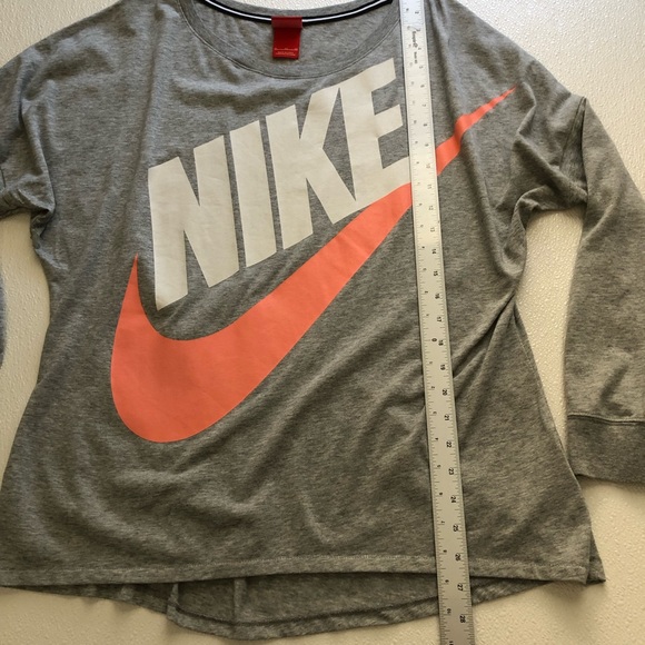 Nike Relaxed Fit Long Sleeve Graphic Tee - Picture 7 of 8